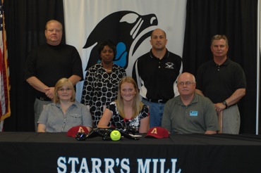 Starr's Mill's Heather Walker signing